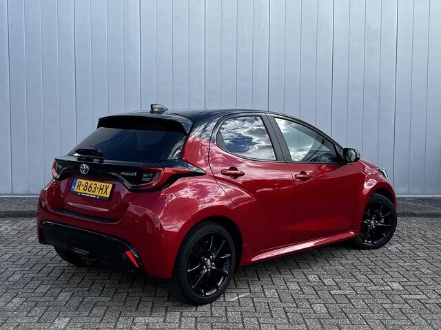 Toyota YARIS 1.5 Hybrid Tokyo Spirit Bi-Tone Stoelverwarming Trekhaak