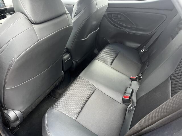 Toyota YARIS 1.5 Hybrid Tokyo Spirit Bi-Tone Stoelverwarming Trekhaak