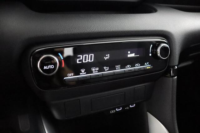 Toyota YARIS 1.5 Hybrid 115 Comfort | Parkeer camera | Apple carplay & Android auto |