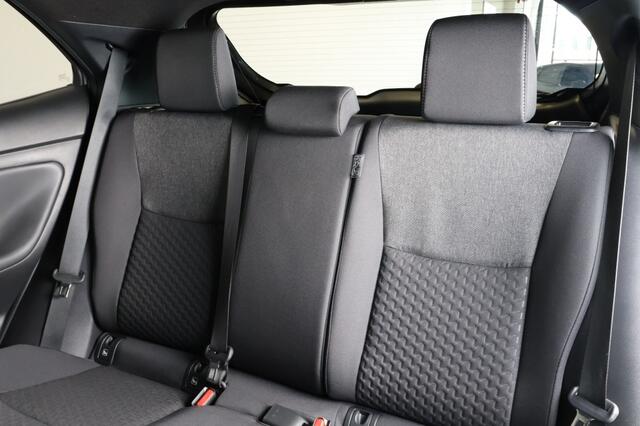 Toyota YARIS 1.5 Hybrid 130 Dynamic - Stoel/Stuurverw. - Dodehoekdetectie
