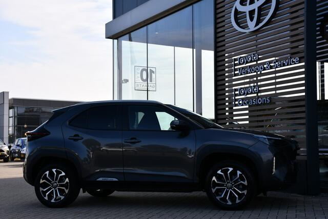 Toyota YARIS Cross 1.5 Hybrid Dynamic Limited Automaat 116pk | Panoramadak | Trekhaak | Head-up display | Stoelverwarming |