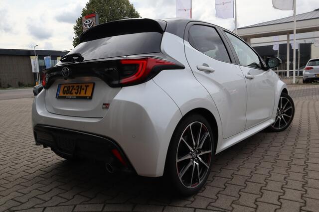 Toyota YARIS 1.5 Hybrid 130 GR Sport Plus PanoDak