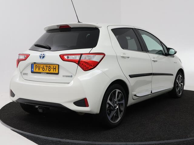 Toyota YARIS 1.5 Hybrid Executive | Navigatie | Panoramadak | Half leder | Camera |