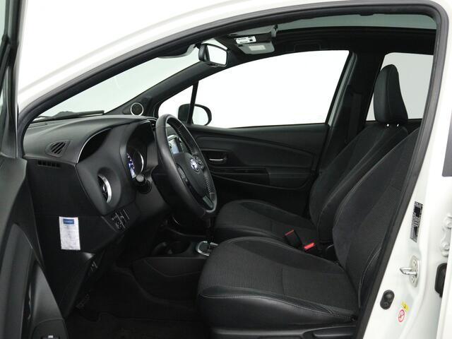Toyota YARIS 1.5 Hybrid Executive | Navigatie | Panoramadak | Half leder | Camera |