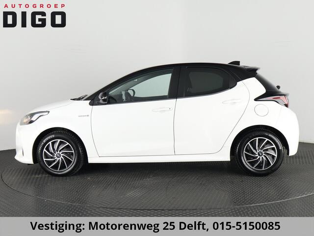 Toyota YARIS 1.5 HYBRIDE BLACK & WHITE GARANTIE TOT 3-2031! . APPLE CARPLAY & ANDRIOD AUTO . ACHTERUITRIJ CAMERA . ADAPTIEVE CRUISE CONTROL .