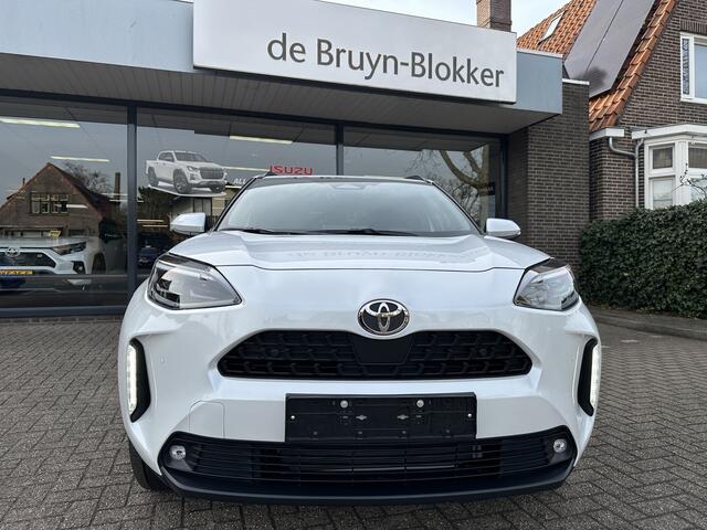 Toyota YARIS Cross 1.5 Hybrid 130 Dynamic + Comfort Pack dodehoekdetectie / stoelverwarming / stuurwielverwarming / parkeersensoren voor + achter / Navigatie / Apple Carplay / Android Auto / parkeercamera / 10 jaar Toyota garantie / rijklaarprijs incl. Toyota Pechhulppas