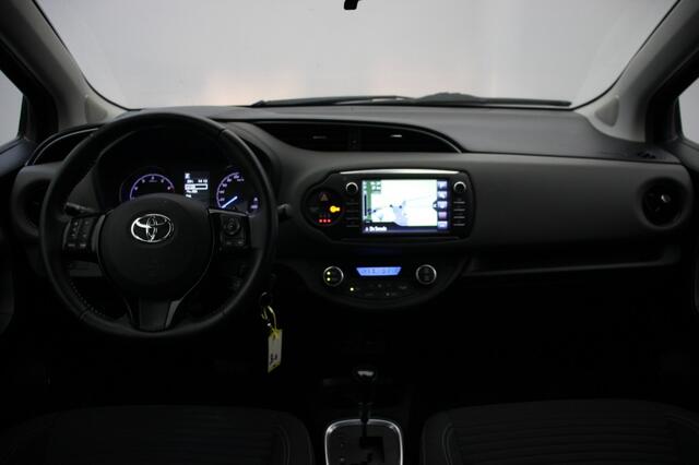 Toyota YARIS 1.5 VVT-i Aspiration Automaat - Navi, Camera, Clima, Trekhaak