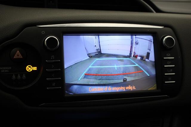 Toyota YARIS 1.5 VVT-i Aspiration Automaat - Navi, Camera, Clima, Trekhaak