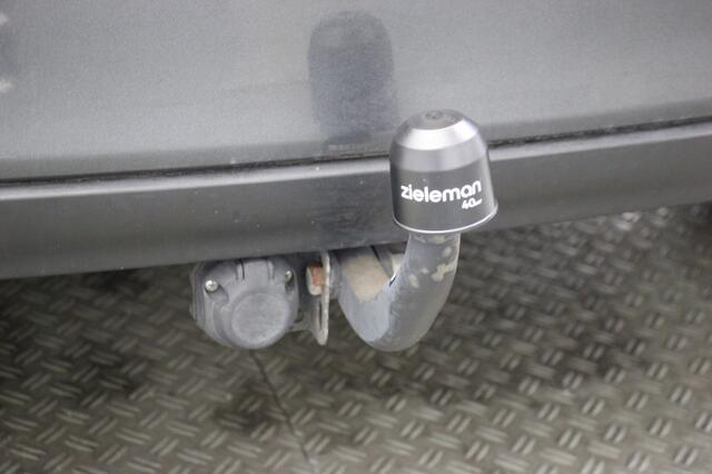 Toyota YARIS 1.5 VVT-i Aspiration Automaat - Navi, Camera, Clima, Trekhaak