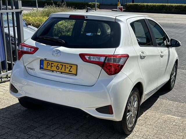 Toyota YARIS 1.5 VVT-i Executive UNIEK!12000KM/CAMERA/LEDER/NAVI