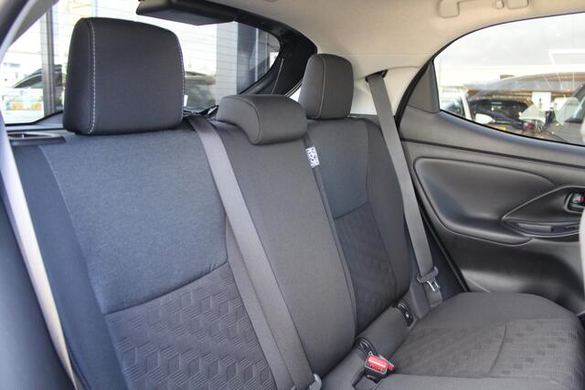 Toyota YARIS 1.5 Hybrid 115 Dynamic Comfort Pack | Rijklaar | Dodehoekdetectie | PDC | Stoel/stuur-verw. | Adap. Cruise. | Camera | Apple/Android