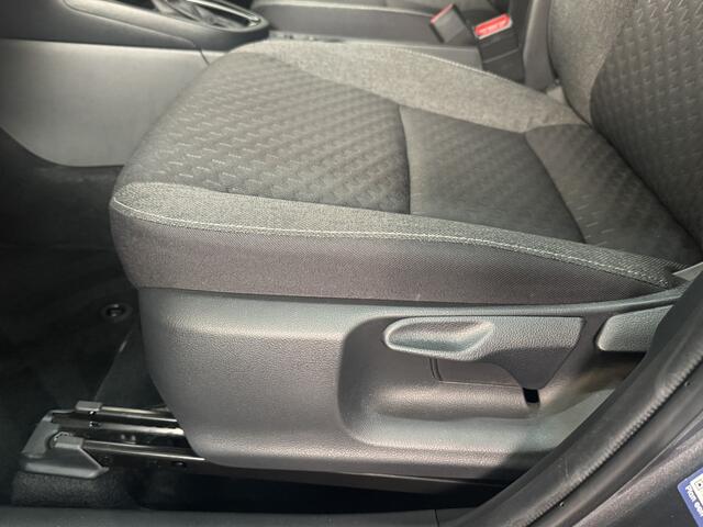 Toyota YARIS Cross 1.5 Hybrid 115 Dynamic + Comfort Pack | Dodehoekdetectie | Parkeersensoren voor - en achter | Apple Carplay |