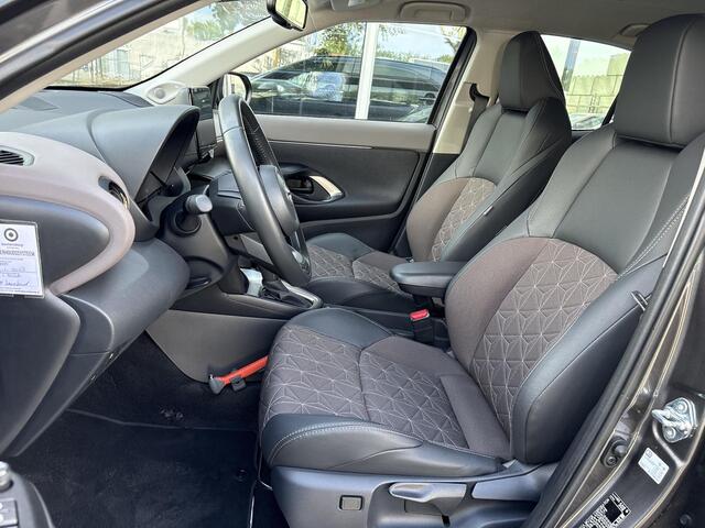 Toyota YARIS Cross 1.5 Hybrid Executive **DODEHOEK DETECTIE/ TREKHAAK/ JBL AUDIO**