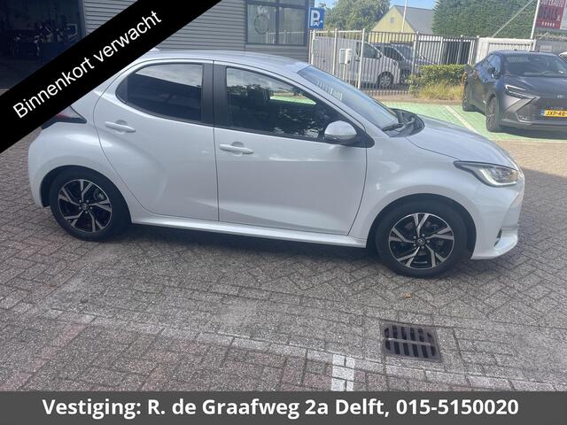 Toyota YARIS 1.5 Hybrid 115 Dynamic | Stuur & Stoel Verwarming | Parkeersensoren | Adaptieve Cruise Control | BSM