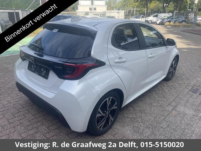 Toyota YARIS 1.5 Hybrid 115 Dynamic | Stuur & Stoel Verwarming | Parkeersensoren | Adaptieve Cruise Control | BSM