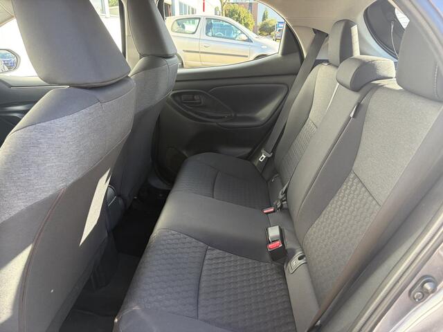 Toyota YARIS 1.5 Hybrid Active Dealer Onderhouden Trekhaak Stoel Verwarming
