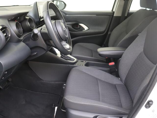 Toyota YARIS 1.5 Hybrid Dynamic | Carplay | Camera | Climate Control | Bi Color LMV |