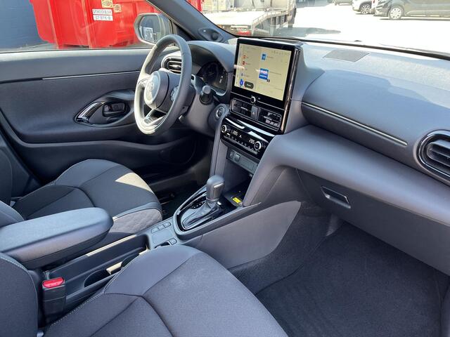 Toyota YARIS Cross 1.5 Hybrid 130 Executive | 2026 model | Demo | Storm Grey met zwart dak