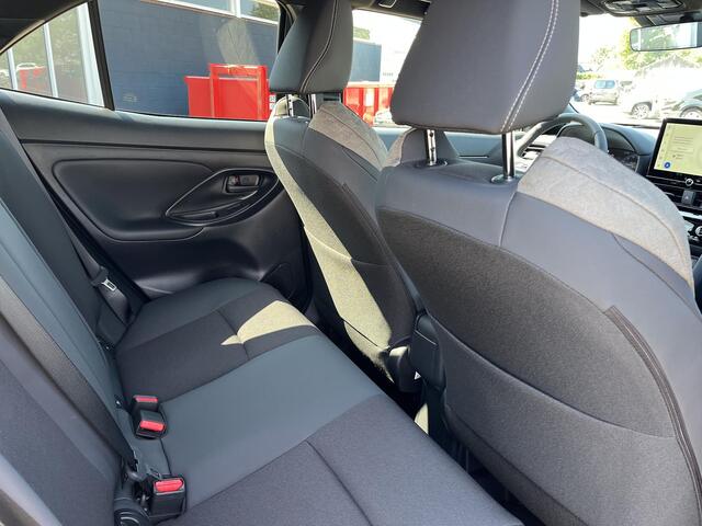 Toyota YARIS Cross 1.5 Hybrid 130 Executive | 2026 model | Demo | Storm Grey met zwart dak