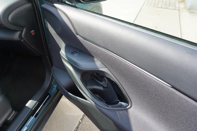 Toyota YARIS Cross 1.5 Hybrid 115 Dynamic |Navi|Carplay|PDC V+A|Dodehoek|Stoel en stuurverw.|Camera|