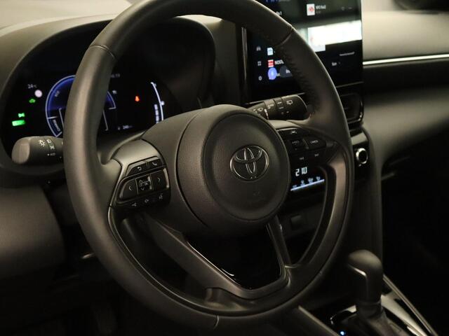 Toyota YARIS Cross 1.5 Hybrid 115 First Edition - ORIGINEEL NEDERLANDSE AUTO - TREKHAAK 750KG GEREMD TREKGEWICHT - PARKEERSENSOREN VOOR EN ACHTER - STUUR EN STOEL VERWARMING - DODEHOEK DETECTIE - KEYLESS ENRTY & START