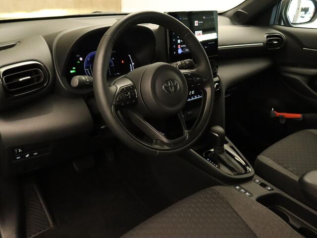 Toyota YARIS Cross 1.5 Hybrid 115 First Edition - ORIGINEEL NEDERLANDSE AUTO - TREKHAAK 750KG GEREMD TREKGEWICHT - PARKEERSENSOREN VOOR EN ACHTER - STUUR EN STOEL VERWARMING - DODEHOEK DETECTIE - KEYLESS ENRTY & START