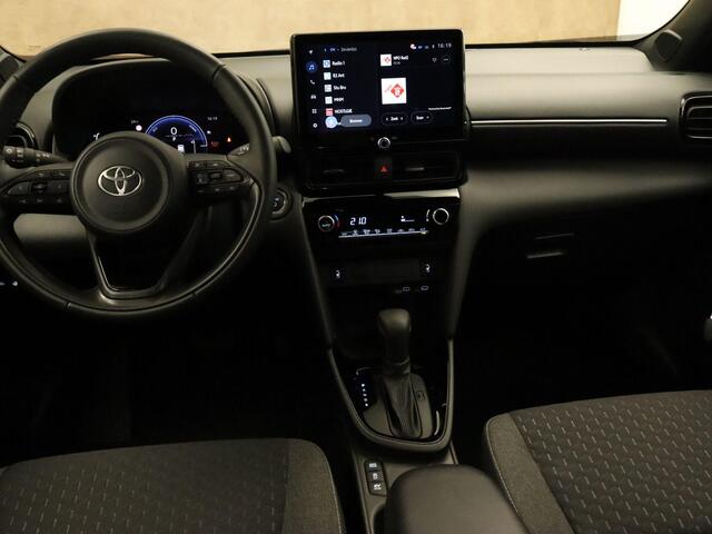 Toyota YARIS Cross 1.5 Hybrid 115 First Edition - ORIGINEEL NEDERLANDSE AUTO - TREKHAAK 750KG GEREMD TREKGEWICHT - PARKEERSENSOREN VOOR EN ACHTER - STUUR EN STOEL VERWARMING - DODEHOEK DETECTIE - KEYLESS ENRTY & START