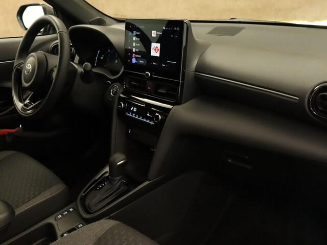 Toyota YARIS Cross 1.5 Hybrid 115 First Edition - ORIGINEEL NEDERLANDSE AUTO - TREKHAAK 750KG GEREMD TREKGEWICHT - PARKEERSENSOREN VOOR EN ACHTER - STUUR EN STOEL VERWARMING - DODEHOEK DETECTIE - KEYLESS ENRTY & START