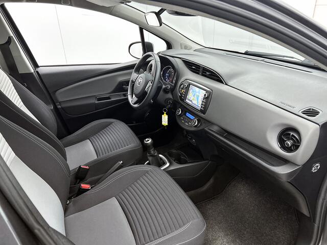 Toyota YARIS 1.0 VVT-i Energy | Trekhaak | Navigatie | Climate Control | Achteruitrijcamera | Elektrische ramen voor | Elektrisch verstelbare buitenspiegels |