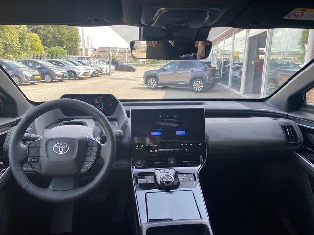 Toyota bZ4X Dynamic 71 kWh DIRECT LEVERBAAR