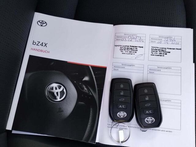 Toyota bZ4X Premium 71 kWh | Leder | Stoel- Verwarming & Ventilatie | Panoramadak | 360 Camera | Adaptive Cruise |