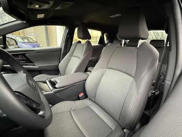 Toyota bZ4X Business 71 kWh | Trekhaak | Keyless | Warmtepomp | 3 Fase