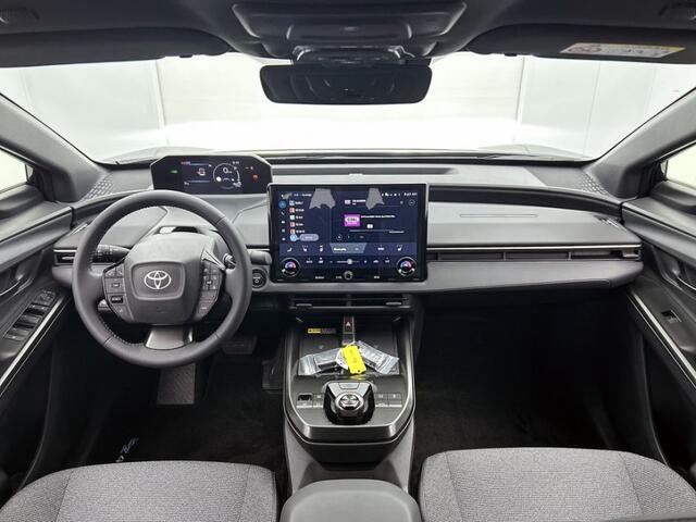 Toyota bZ4X Dynamic 73 kWh | DEMO | Navigatie | Stoel en stuurverwarming | PDC | ACC | All Season |