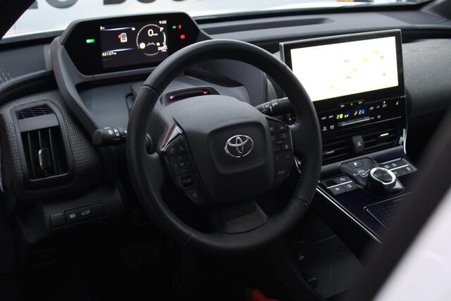 Toyota bZ4X Business Plus 71 kWh Inclusief Batterijcertificaat, Achteruitrijcamera, Parkeersensoren Voor en Achter, Stoelverwarming