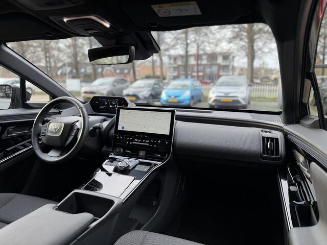Toyota bZ4X Dynamic 71 kWh | GEEN AFLEVERKOSTEN | 360 Camera, Parkeersensoren, Elektrische achterklep