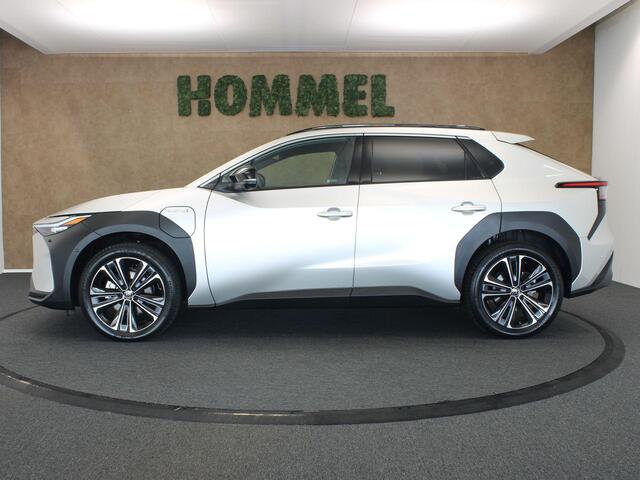 Toyota bZ4X Premium 71 kWh - ORIGINEEL NEDERLANDSE AUTO - STOELVERWARMING VOOR EN ACHTER - ELEKTRISCHE ACHTERKLEP - MEMORY SEATS - STOELVENTILATIE VOORZIJDE - JBL PREMIUM AUDIO - STUURVERWARMING - DODEHOEKDETECTIE - NAVIGATIE - 360 GRADEN CAMERA