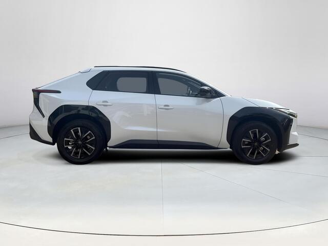 Toyota bZ4X Dynamic 73 kWh | Platinum pearl white | Nieuw uit voorraad leverbaar |