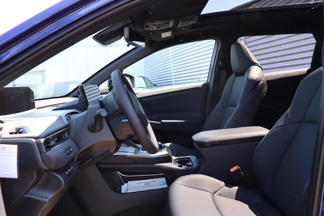 Toyota bZ4X Touring Executive AWD 75 kWh, Panoramisch dak, Stoelverwarming en Koeling, BSM, JBL, DEMOVOORDEEL ¤2.000,-!