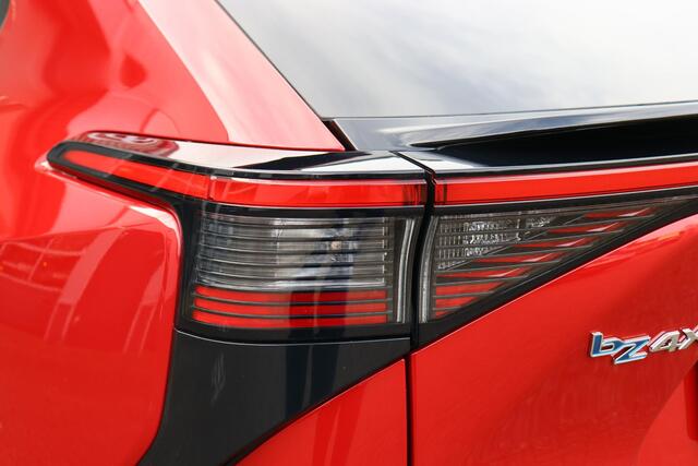Toyota bZ4X Executive 73 kWh , 360 graden camera , Direct leverbaar met ¤ 4.636 demovoordeel