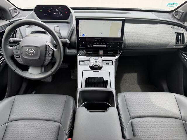 Toyota bZ4X Premium 4WD 71 kWh / Accu SOH 100 % / Dealer Onderhouden / Eerste Eigenaar / Navigatie / Cruise / Clima / 360 Camera / Lederen Bekleding / Adaptieve Cruise / Elektr. Stoelen / Stoel + Stuurwiel Verwarming / Stoel Ventilatie / DAB /