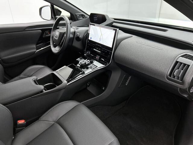 Toyota bZ4X Premium 4WD 71 kWh | BTW voertuig | Trekhaak afneembaar | Panoramadak | JBL | 360 Camera | Dodehoek detectie | Stoelventilatie | Stoel+stuurverwarming + achterbank | Parkeersensoren voor+achter met assistent |