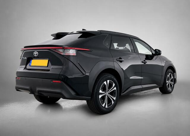 Toyota bZ4X Dynamic 71 kWh | Stoel / Stuurverwarming | 360 camera | 3-Fase |