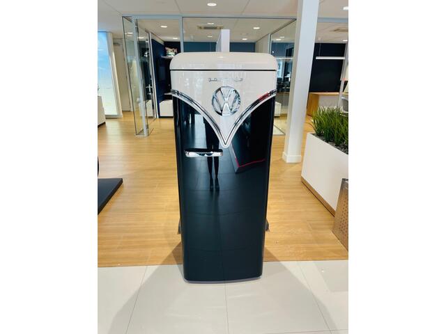 Volkswagen Bedrijfswagens T1 Bulli (koelkast) | inhoud: 3 kratten bier + 10 flessen wijn | vriesvak | groente la | eierhouder koelkast | dubbele flessenbak |