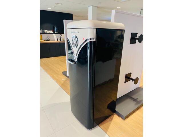 Volkswagen Bedrijfswagens T1 Bulli (koelkast) | inhoud: 3 kratten bier + 10 flessen wijn | vriesvak | groente la | eierhouder koelkast | dubbele flessenbak |