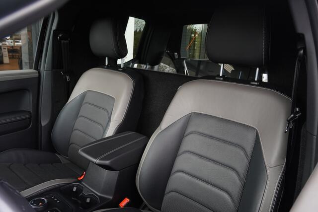 Volkswagen AMAROK 3.0TDI/240pk 4Motion Plus Cab Aventura BLACKSTYLE (2 persoons/ grijs kenteken)|2024|Leer|Trekhaak|360 Camera|Virtual Cockpit|Blindspot|21"Blackstyle|Elektr. Roll Cover|IQ LED|PDC|Harman/Kardon|Cruise+ACC|Dakrail