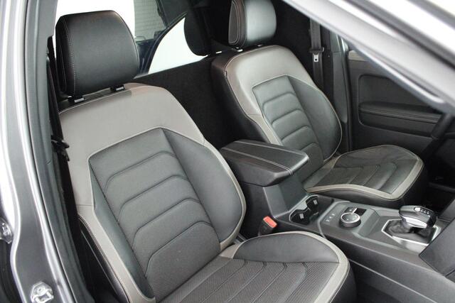 Volkswagen AMAROK 3.0 TDI 241pk V6 4Motion Aventura Elektrische Roll-cover Trekhaak 360Camera harman/kardon Leder Keyless Virtual Cockpit Navigatie