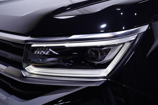 Volkswagen AMAROK 3.0 TDI 240 pk Aventura Aut. Navi, Elek. Rolkoffer Stylingbar, BPM vrij, Adapt. Cruise, LED Koplampen, 2-Zits