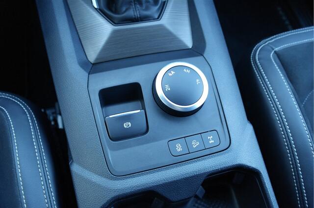 Volkswagen AMAROK 3.0 TDI 4Motion V6 | Grijs Kenteken | FULL OPTION | EX BTW | Trekhaak | Adap.Cruise