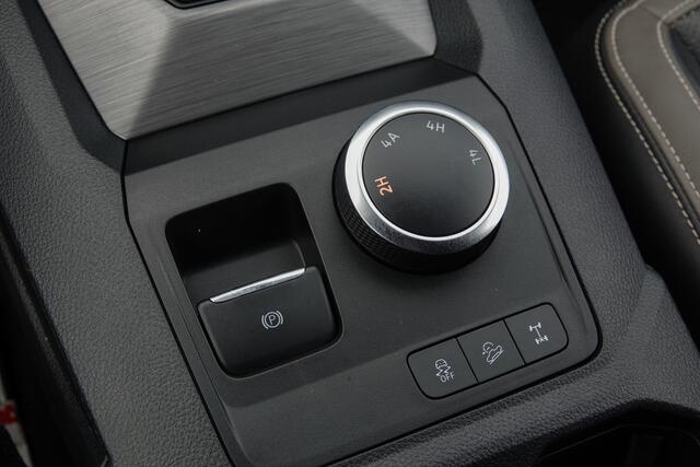 Volkswagen AMAROK 3.0Tdi V6 241Pk Aut. | Aventura | 4-Motion | Roll Bar | Harman-Kardon | Trekhaak | 360° Camera | 21'' | Clear White