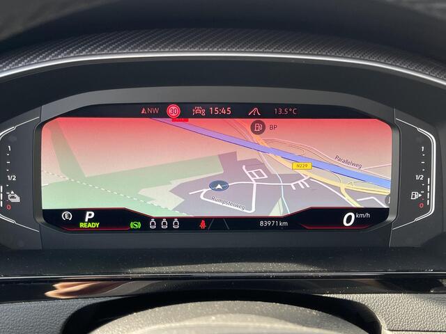 Volkswagen Arteon 1.4 TSI eHybrid R-Line Business+ 19"/Panoramadak/Trekhaak/Head up/Stuurverwarming + stoel v+a/LED+/ 360 camera/PDC v+a/Dynamic Chassis/Apple Carplay & Android Auto